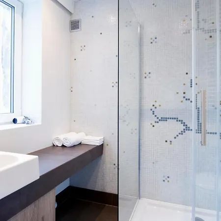 Apartment Goodnight Aleja Armii Ludowej 6 *